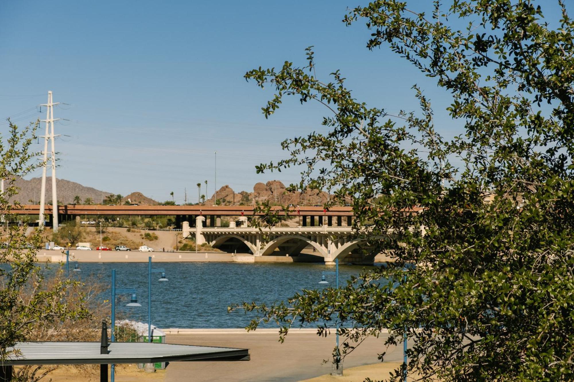 Sonder at Mill Ave Lejlighedshotel Tempe Eksteriør billede
